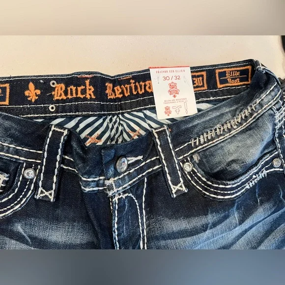 NWT Gorgeous Rock Revival Boot cut jeans! Size 30